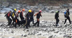जल प्रलय: अभी तक मिल चुके हैं 32 शव, 174 लोगों की तलाश जारी, देखें वीडियो