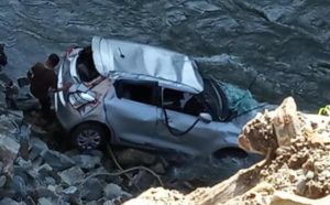 उत्तराखण्ड में सड़क हादसा, कार खाई में गिरी, एक ही परिवार के पांच लोगों की मौत