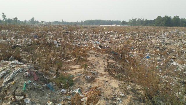 land become barren due to lack of solid waste management