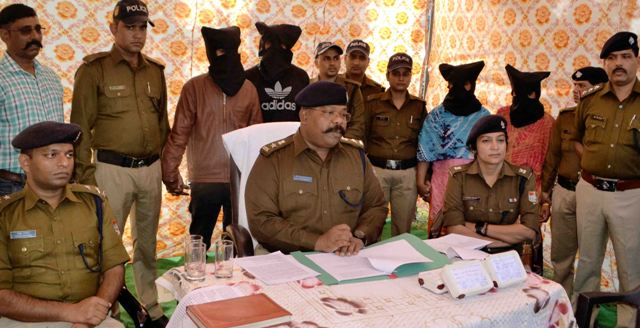 four arrested including two women in chain snatching