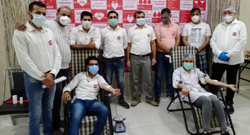Haridwar blood volunteers organised blood donation camp to tribute to dr sn khan