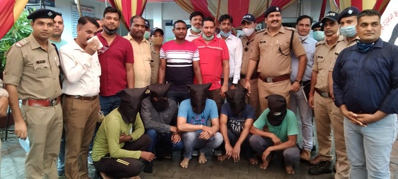 this officer done tremendous job to nab notorious robbers gang