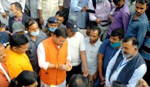 मुख्यमंत्री ने खटीमा मंडी में धान क्रय केन्द्रों का किया निरीक्षण, किसानों की सुनी समस्याएं