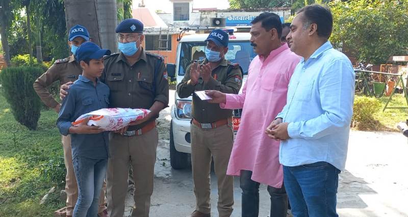 Ranipur police honor 11th class student for this work