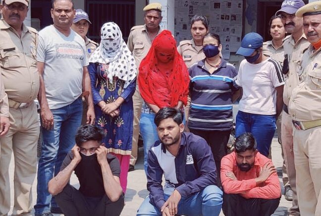 Sex Racket in Haridwar four call girls arrested in haridwar through online sex racket
