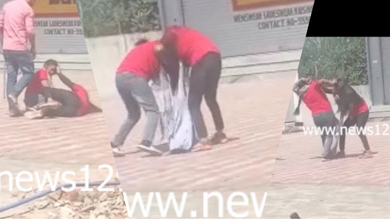 Two girl fight each other outside shopping mall in haridwar