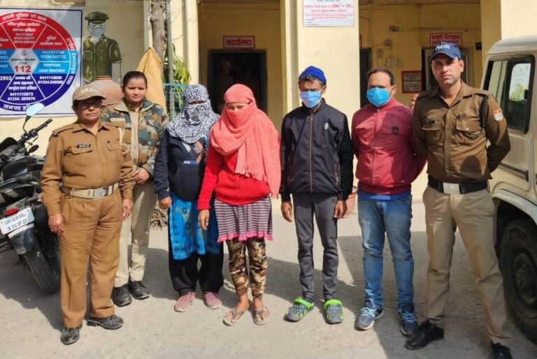 मां ने आठ लाख में बेचा बच्चा, मां—पिता, भाई—बहन गिरफ्तार, देहरादून के कारोबारी ने किया सौदा