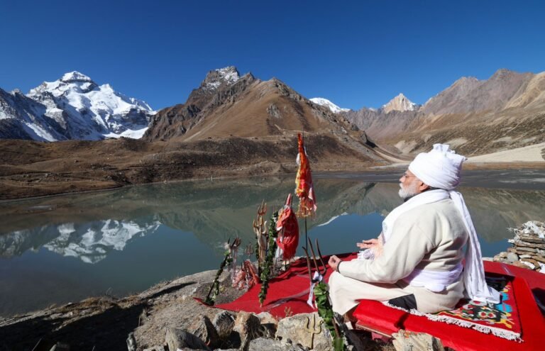 PM Modi in Uttarakhand प्रसिद्ध जागेश्वर धाम पहुंचे पीएम मोदी, पूजा अर्चना कर की समृद्धि की कामना