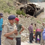 Chardham Yatra: उत्तराखण्ड में सड़क हादसा, ट्रेम्पो ट्रैवलर खाई में गिरा, 12 की मौत, 14 घायल