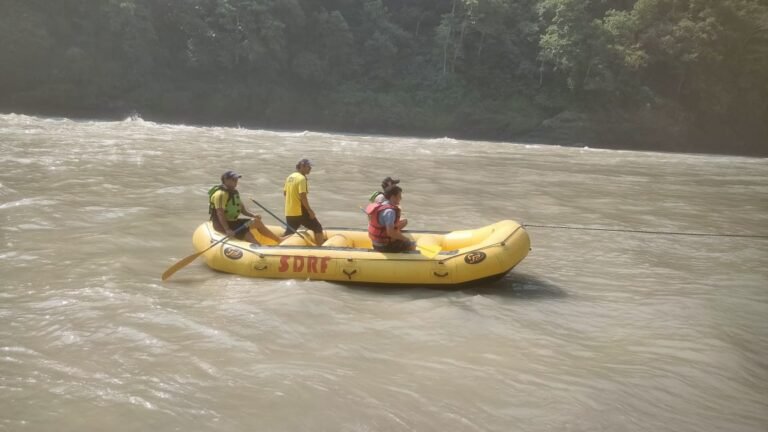 Rishikesh Drowning News Today गंगा में बहे दो दोस्त, एक था बैंक कर्मचारी, ऐसे हुआ हादसा