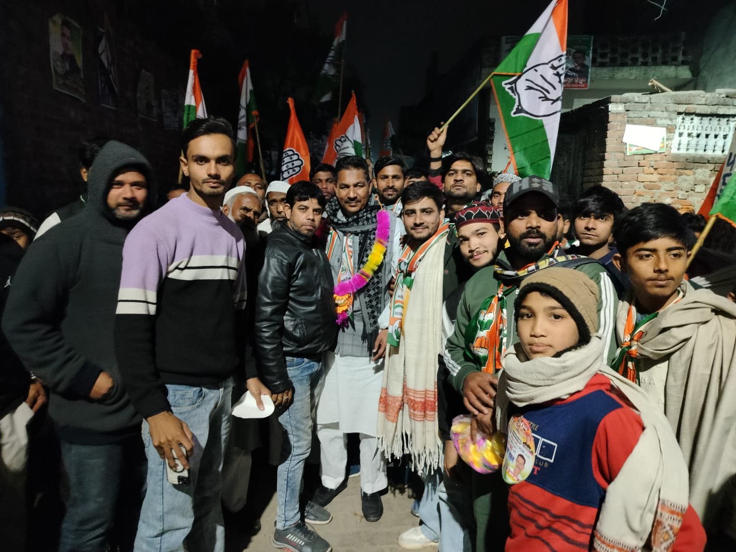 अकरम प्रधान ने जनसम्पर्क कर लोगो से मांगे वोट, लोगो का प्यार देख विरोधियों मे मची हलचल, 1 IMG 20250115 WA0001