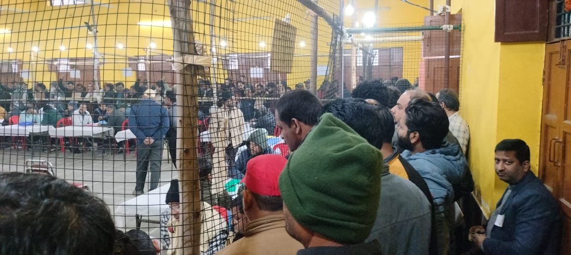 तीन पर भाजपा एक पर कांग्रेस ने किया कब्जा, गिनती जारी, समर्थकों में तनाव 1 IMG 20250125 WA0005