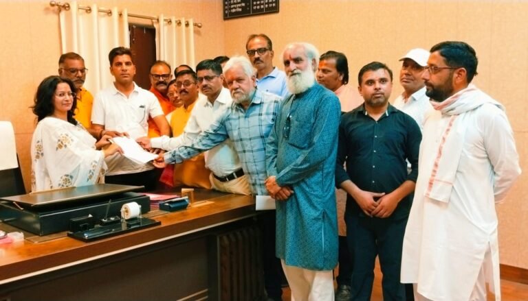 Angels Academy Haridwar बस ड्राइवर को क्लीन चेट देने वाली प्रिंसिपल पर कब होगा एक्शन, लोगों में गुस्सा