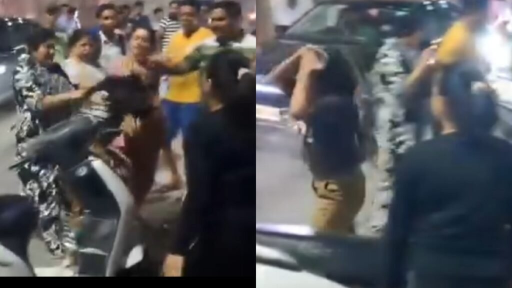 Haridwar Viral Video लड़की को महिलाओं ने सरेराह पीटा, तमाशा देखती रही जनता, क्यों हुआ विवाद , देखें वायरल वीडियो 1 Haridwar Viral Video लड़की को महिलाओं ने सरेराह पीटा, तमाशा देखती रही जनता, क्यों हुआ विवाद , देखें वायरल वीडियो