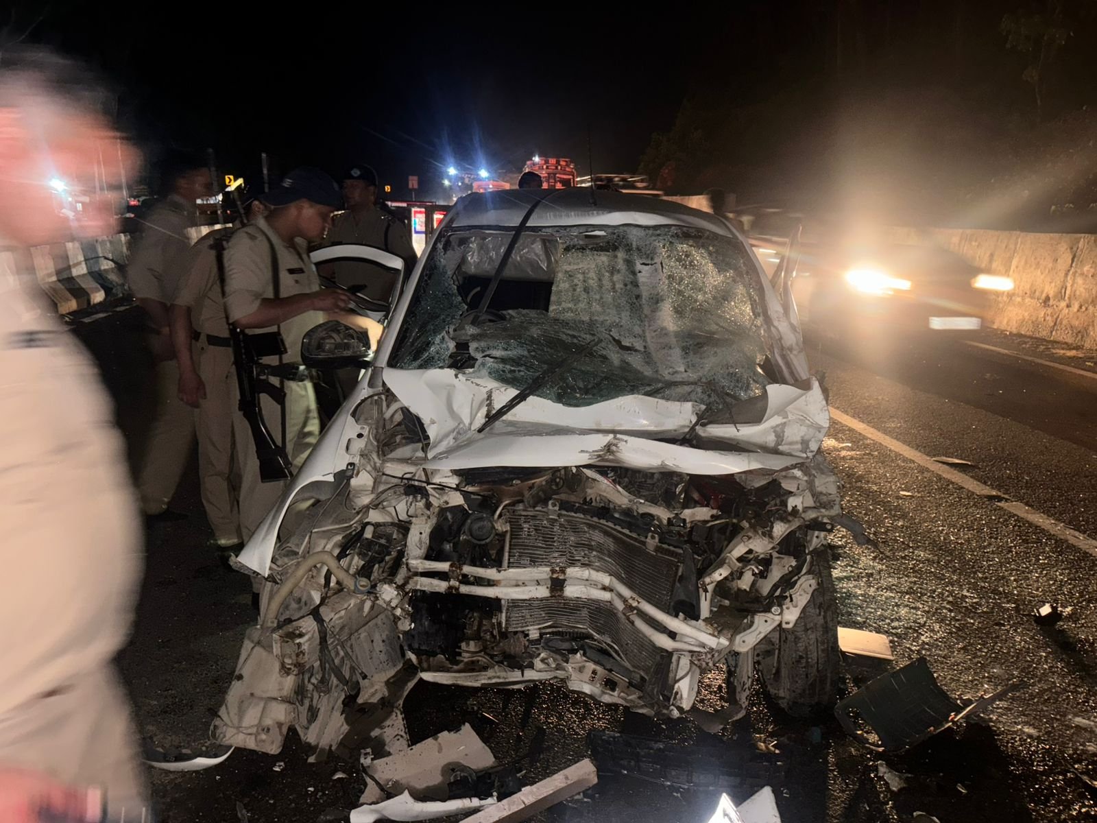 Dehradun Car Accident चार दोस्तों की दर्दनाक मौत, सीमेंट ट्रॉले से टकराई कार, बड़ी मुश्किल से निकाले शव