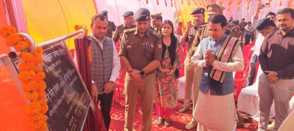 पिरान कलियर को मिला नए थाना भवन का तोहफा, SSP डोबाल और DM दीक्षित ने किया भूमि पूजन 4 IMG 20251114 WA0065