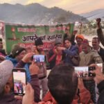 सीएम धामी के आश्वासन पर अल्मोड़ा में स्वास्थ्य सेवाओं को लेकर चल रहा आंदोलन स्थगित, लोगों ने जताई खुशी