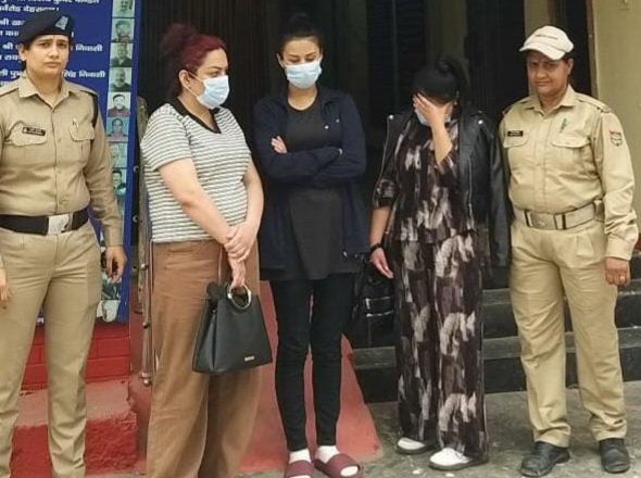 Dehradun News तीन विदेशी लड़कियां गिरफ्तार, क्या करती थी देहरादून में, कौन कर रहा था मदद