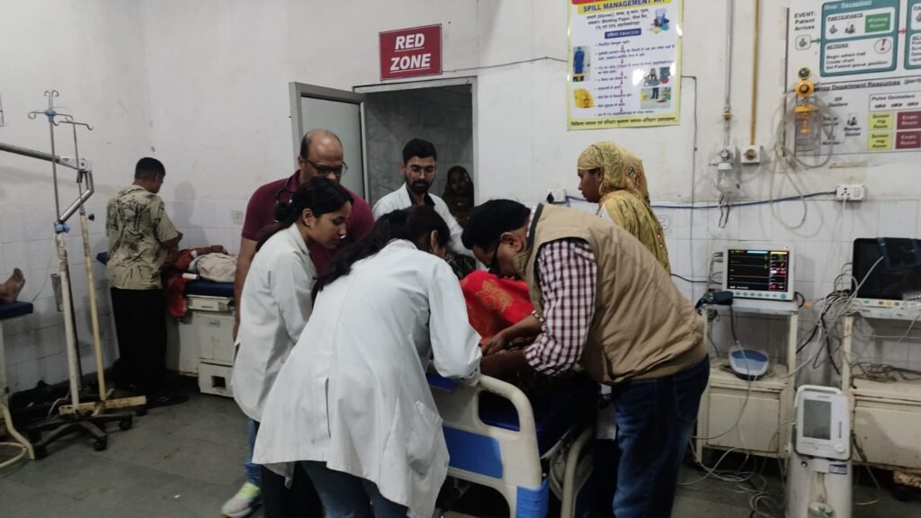 Haridwar News हरिद्वार—मोतीचूर फ्लाईओवर पर भीषण सड़क हादसा, बस में लगी आग, कई आए चपेट में, कई घायल